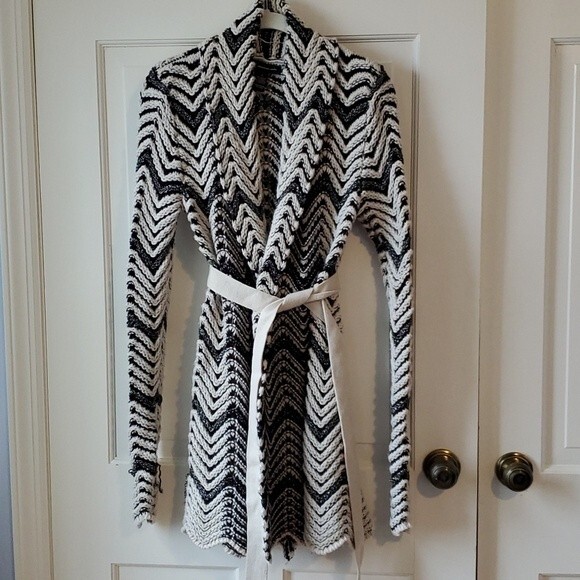 INC LONG LINE BELTED CARDIGAN SWEATER BLACK CREAMY WHITE ZIG ZAG SIZE SMALL - Picture 7 of 10